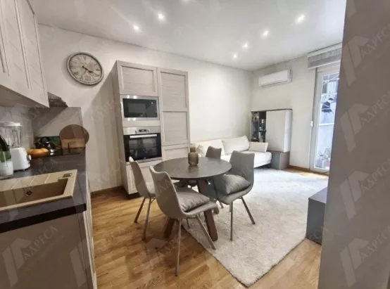 Квартира с 1 спальней в Будве