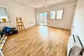 Отличная квартира с 2 спальнями в Будве